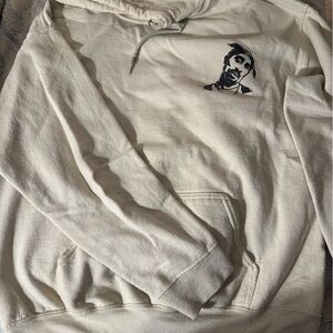 Cream Hoodie with Graphic Design of Tupac